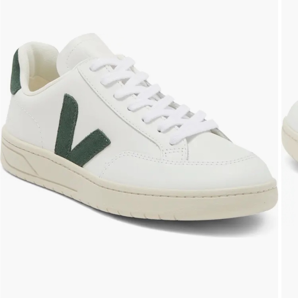 VEJA V-12 sneaker